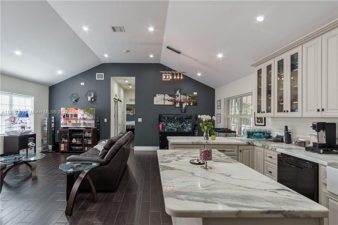Recently Sold: $1,235,000 (4 beds, 5 baths, 3469 Square Feet)