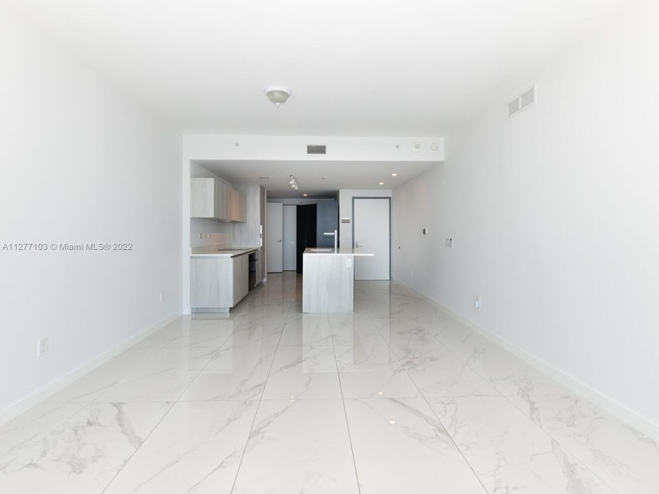 Recently Rented: $5,050 (1 beds, 1 baths, 959 Square Feet)
