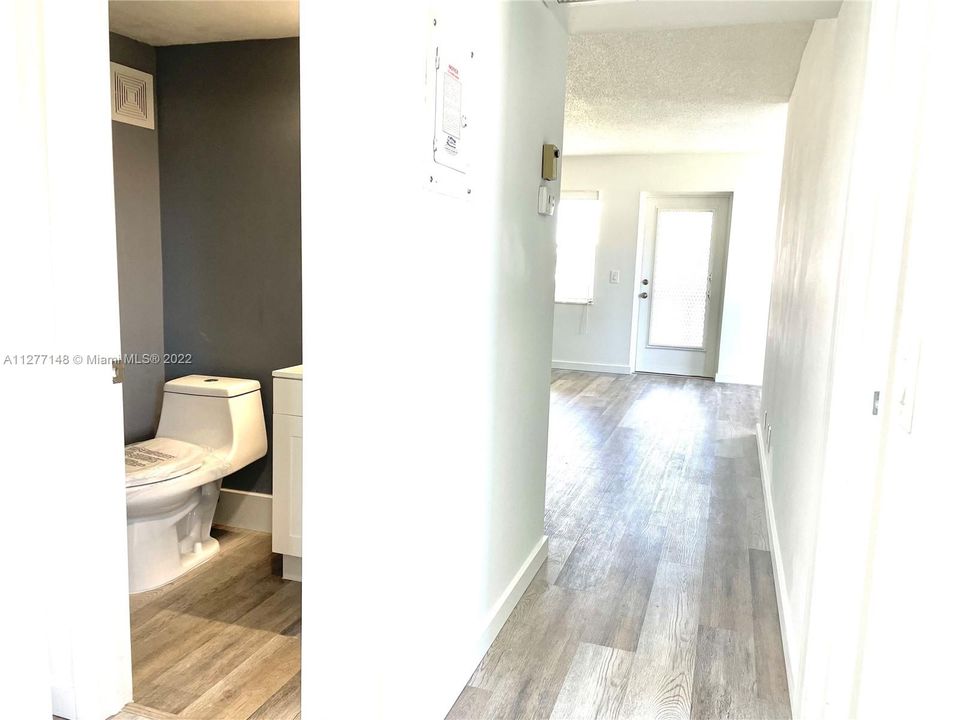 Recently Sold: $158,000 (2 beds, 1 baths, 798 Square Feet)