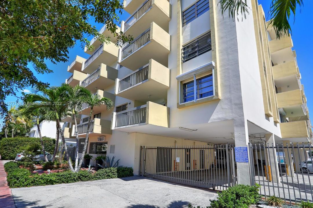 Recently Sold: $355,000 (2 beds, 2 baths, 1030 Square Feet)