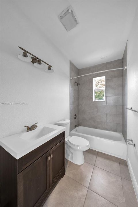 最近售出: $650,000 (3 贝兹, 2 浴室, 1751 平方英尺)