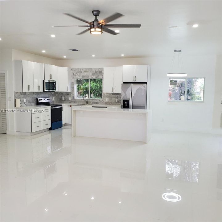 OPEN KITCHEN WITH ISLAND