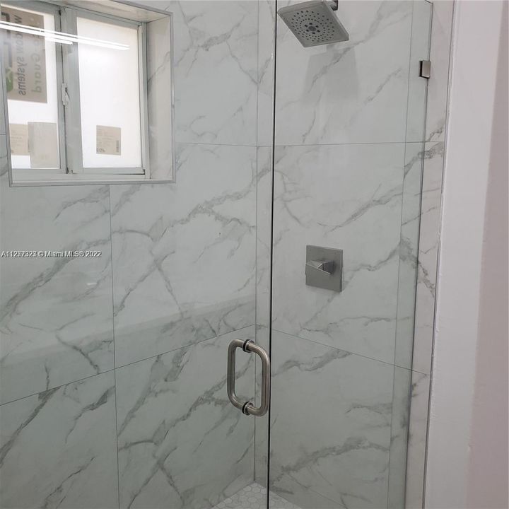 JR MASTER BATHROOM