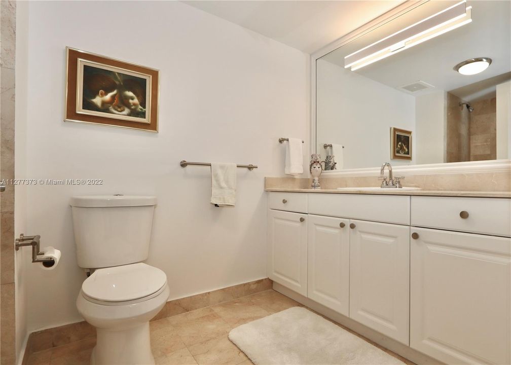 最近售出: $2,350,000 (4 贝兹, 4 浴室, 3620 平方英尺)