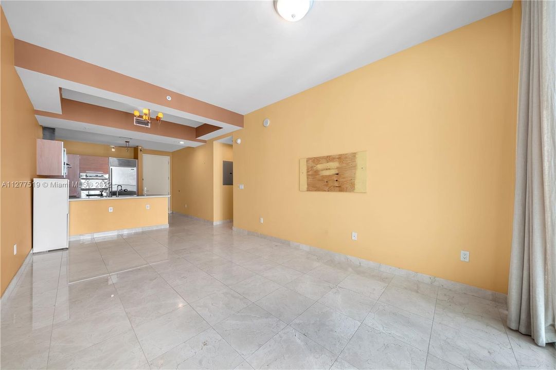 Recently Sold: $420,000 (1 beds, 1 baths, 856 Square Feet)