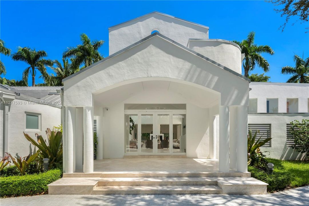Recently Sold: $7,800,000 (8 beds, 8 baths, 8856 Square Feet)