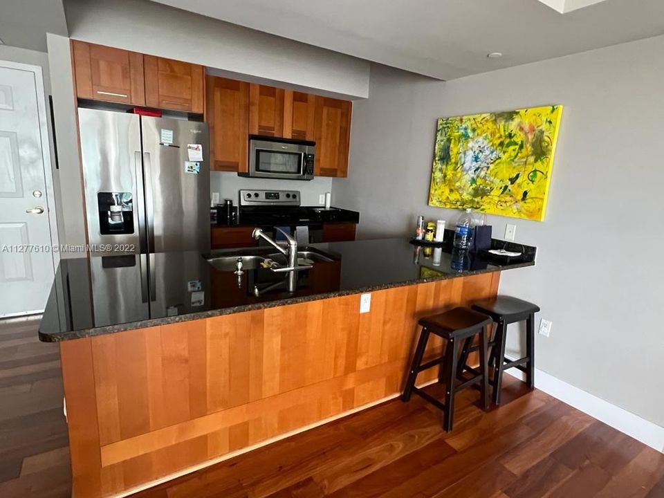 Recently Sold: $535,000 (2 beds, 2 baths, 970 Square Feet)