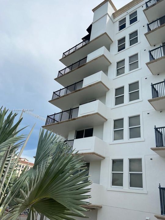 Recently Sold: $535,000 (2 beds, 2 baths, 970 Square Feet)