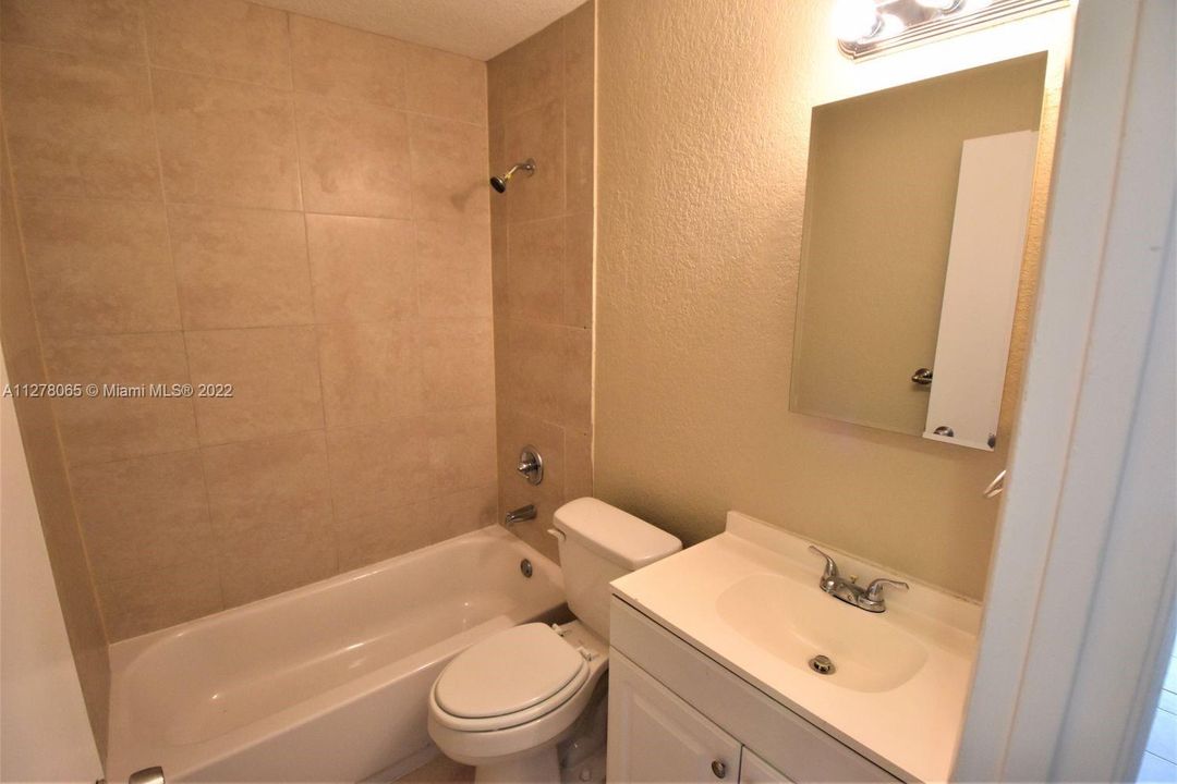 最近租的: $2,345 (3 贝兹, 2 浴室, 1089 平方英尺)