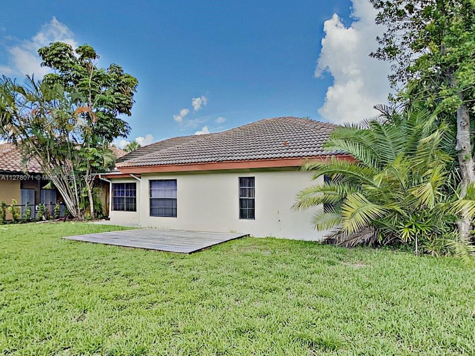 Recently Rented: $3,395 (4 beds, 2 baths, 2361 Square Feet)