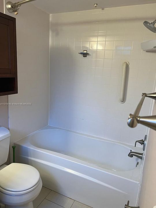 最近租的: $1,900 (2 贝兹, 2 浴室, 1012 平方英尺)