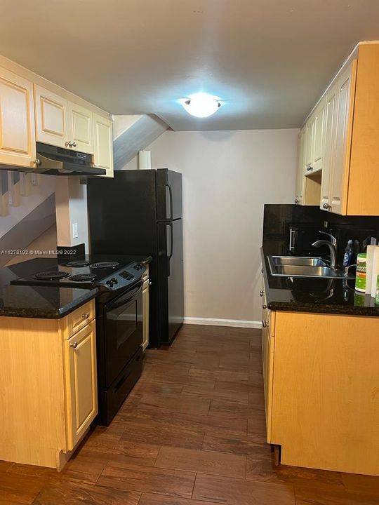 最近租的: $1,900 (2 贝兹, 2 浴室, 1012 平方英尺)