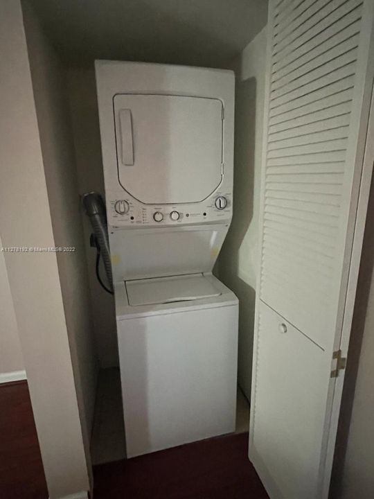 最近租的: $1,900 (2 贝兹, 2 浴室, 1012 平方英尺)