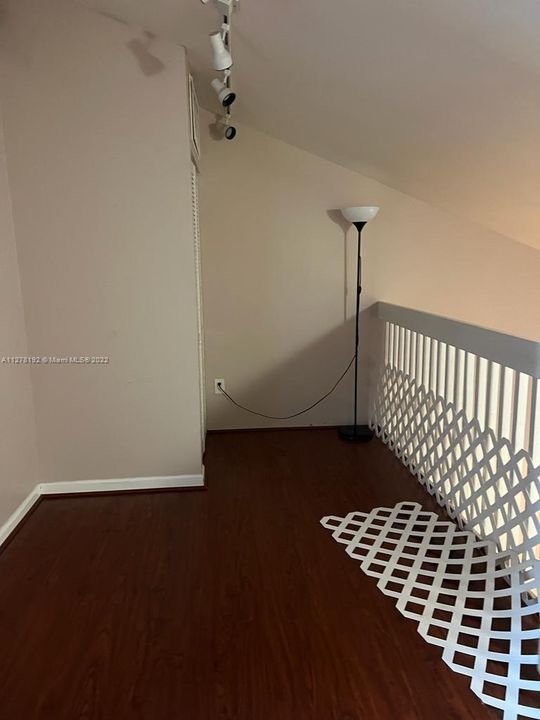 最近租的: $1,900 (2 贝兹, 2 浴室, 1012 平方英尺)