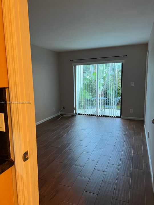 最近租的: $1,900 (2 贝兹, 2 浴室, 1012 平方英尺)