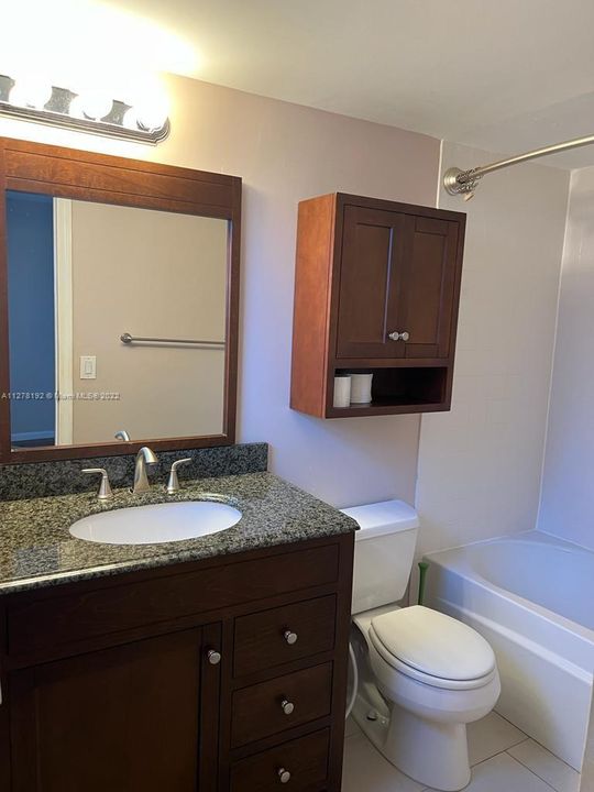 最近租的: $1,900 (2 贝兹, 2 浴室, 1012 平方英尺)