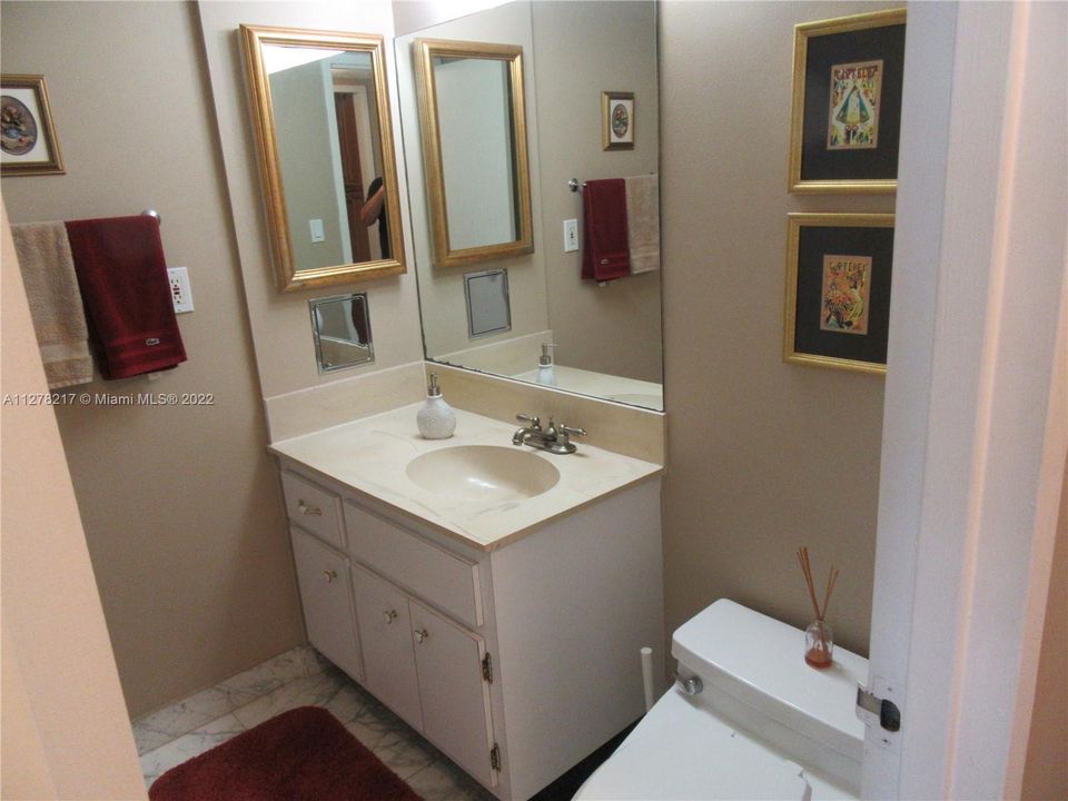 Недавно арендовано: $3,400 (1 спален, 2 ванн, 825 Квадратных фут)