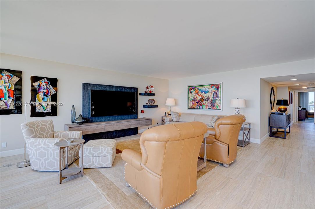 Recently Sold: $2,275,000 (2 beds, 2 baths, 2050 Square Feet)