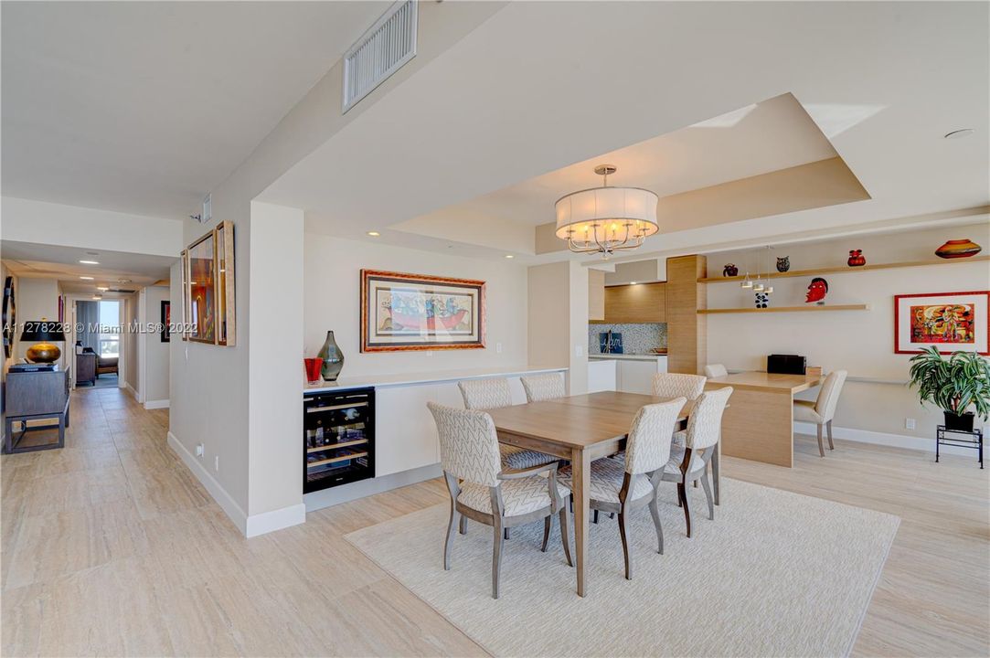 Recently Sold: $2,275,000 (2 beds, 2 baths, 2050 Square Feet)