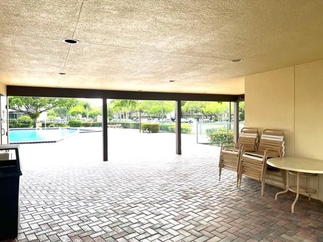 Recientemente alquilado: $2,000 (2 camas, 1 baños, 954 Pies cuadrados)