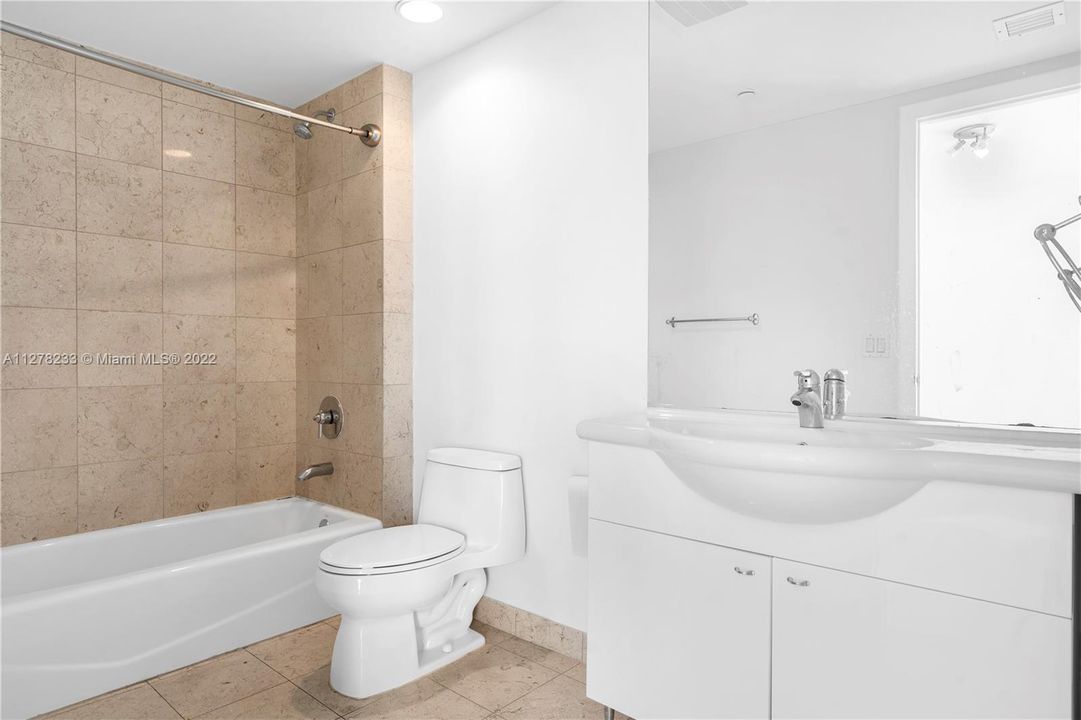Recently Sold: $1,750,000 (3 beds, 3 baths, 2078 Square Feet)