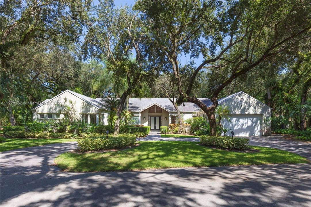 Recently Sold: $1,995,000 (4 beds, 3 baths, 3985 Square Feet)