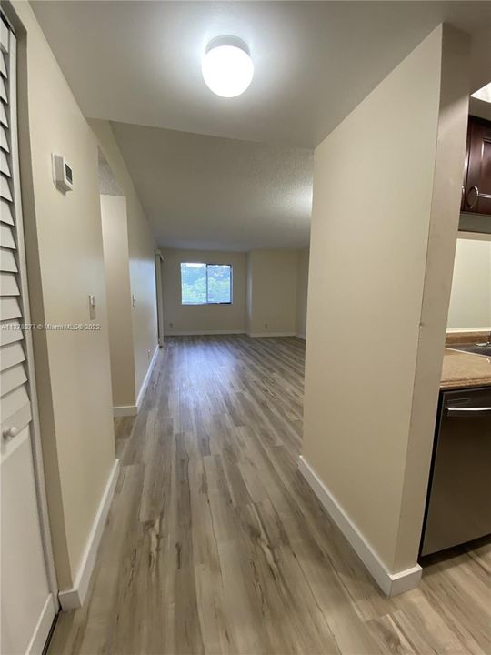 Recently Sold: $210,000 (2 beds, 2 baths, 933 Square Feet)