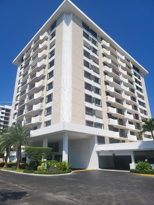 Recently Sold: $217,550 (1 beds, 1 baths, 954 Square Feet)