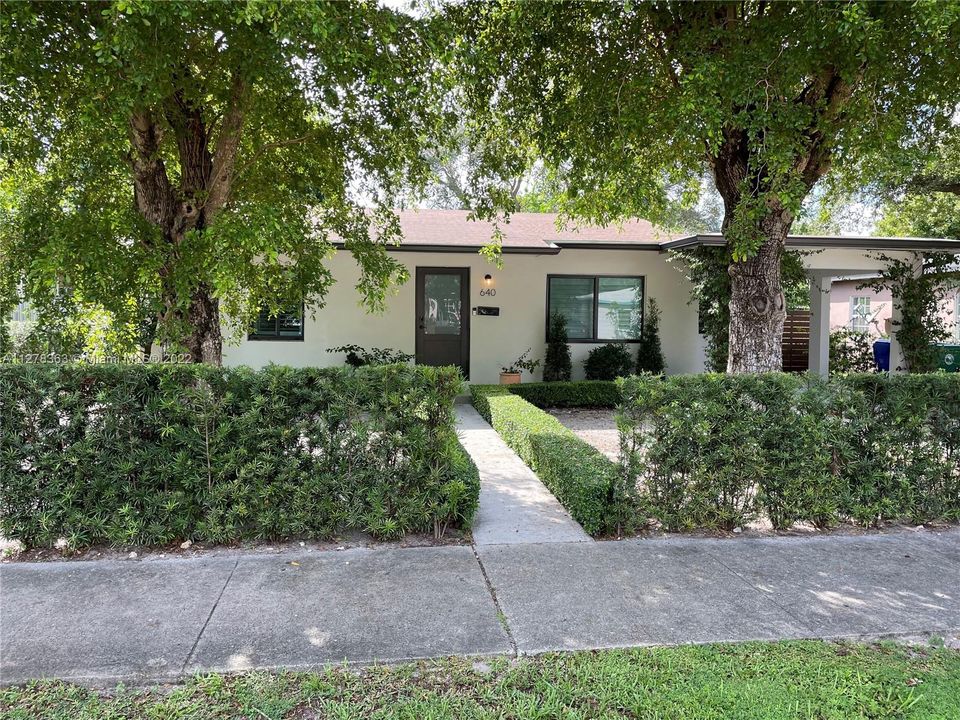 Recently Sold: $575,000 (3 beds, 1 baths, 1089 Square Feet)