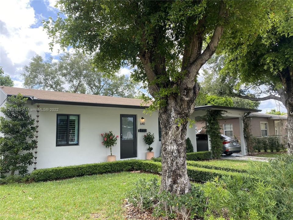 Recently Sold: $575,000 (3 beds, 1 baths, 1089 Square Feet)