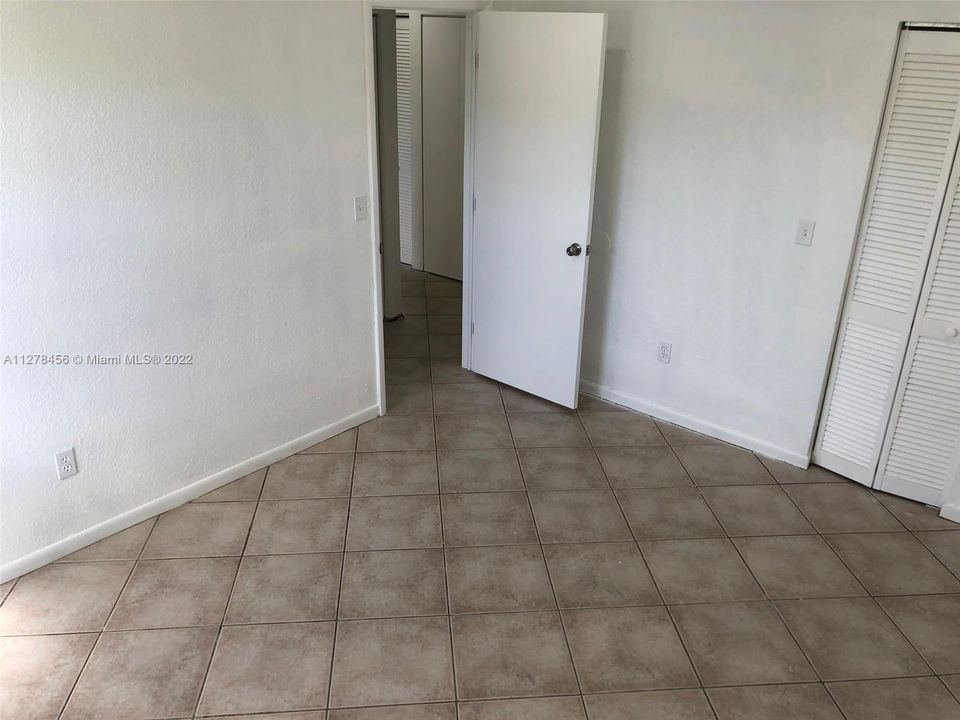 Recently Sold: $330,000 (3 beds, 2 baths, 1340 Square Feet)