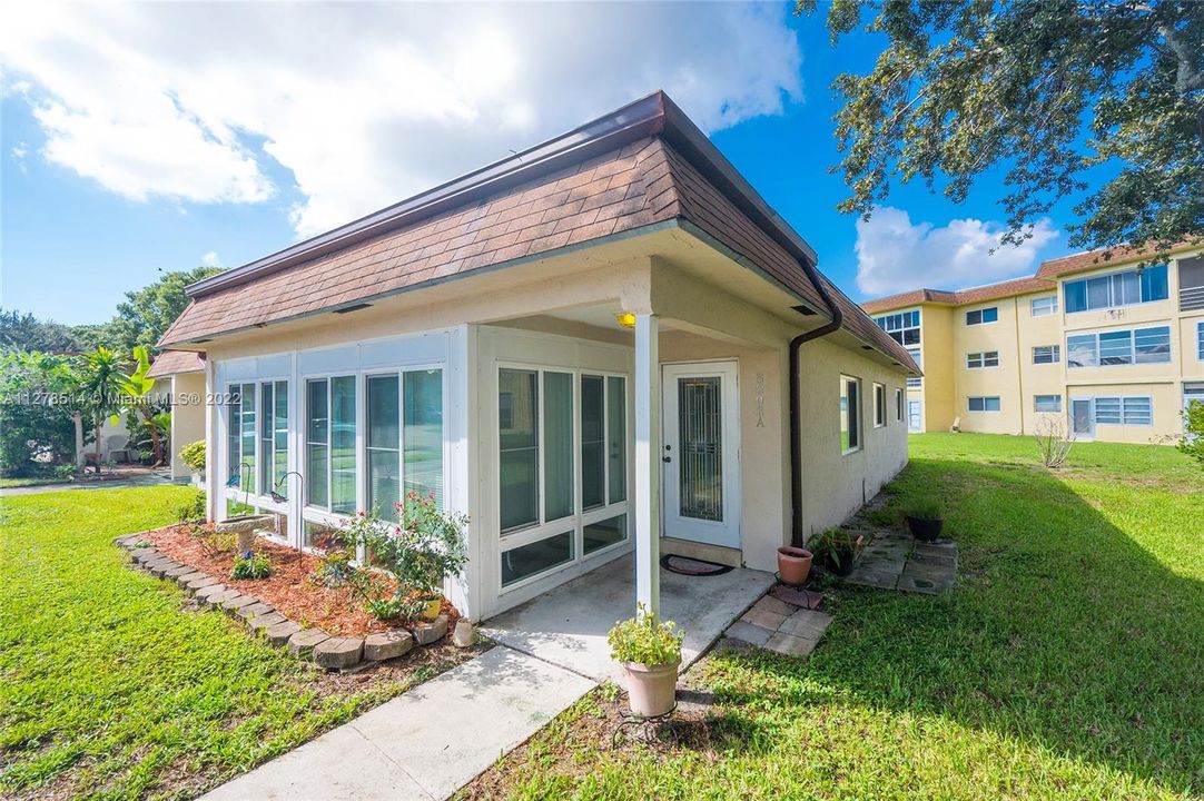 Recently Sold: $200,000 (2 beds, 2 baths, 1152 Square Feet)