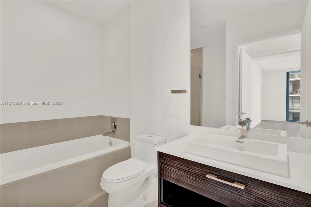 最近租的: $7,000 (3 贝兹, 3 浴室, 1364 平方英尺)