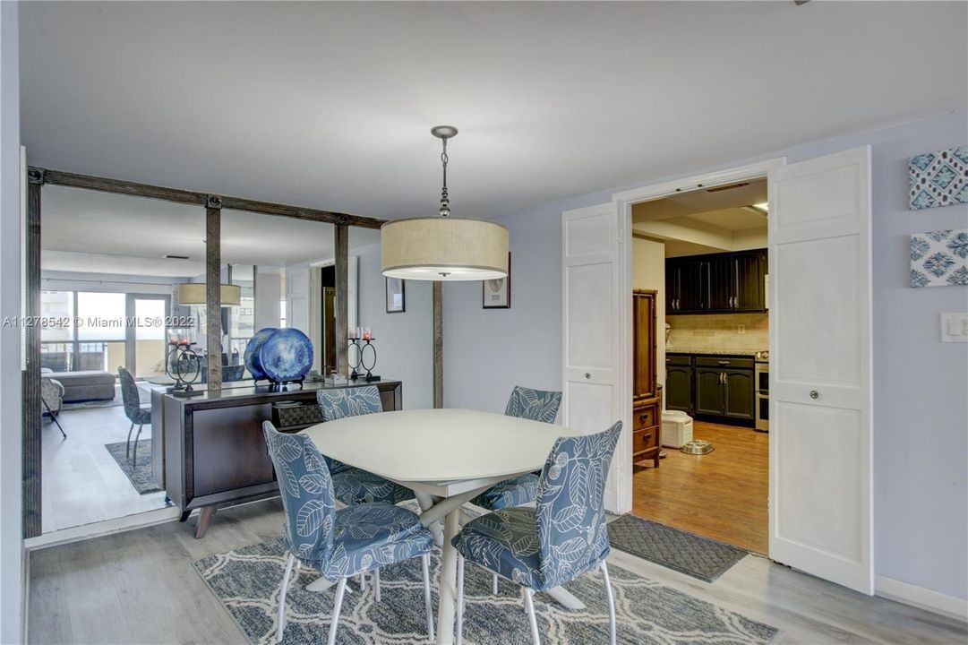 Recently Sold: $745,000 (2 beds, 2 baths, 1400 Square Feet)