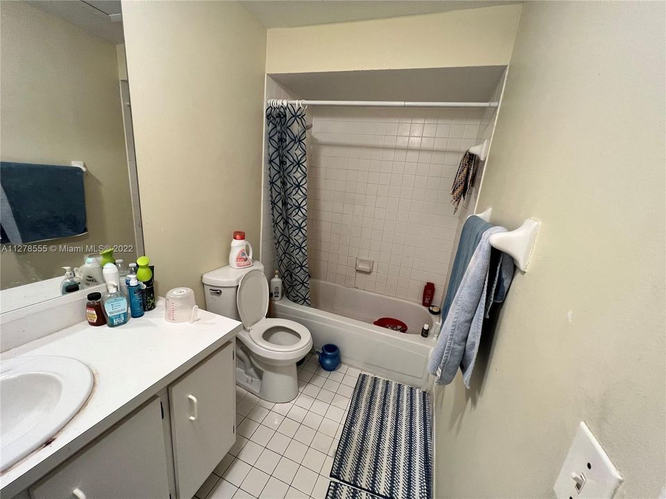 最近租的: $2,100 (2 贝兹, 2 浴室, 1065 平方英尺)