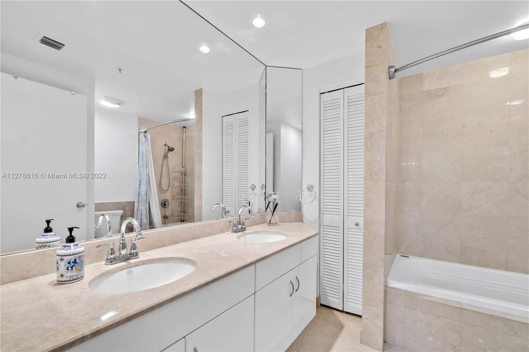 Недавно арендовано: $5,000 (2 спален, 2 ванн, 1280 Квадратных фут)