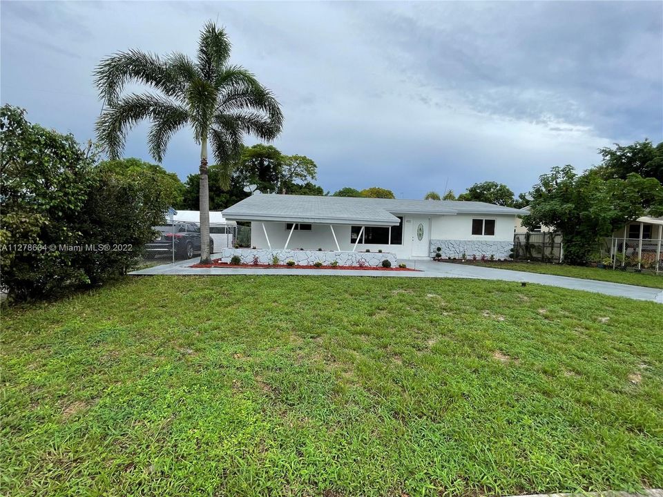 Recently Sold: $439,000 (3 beds, 2 baths, 1395 Square Feet)