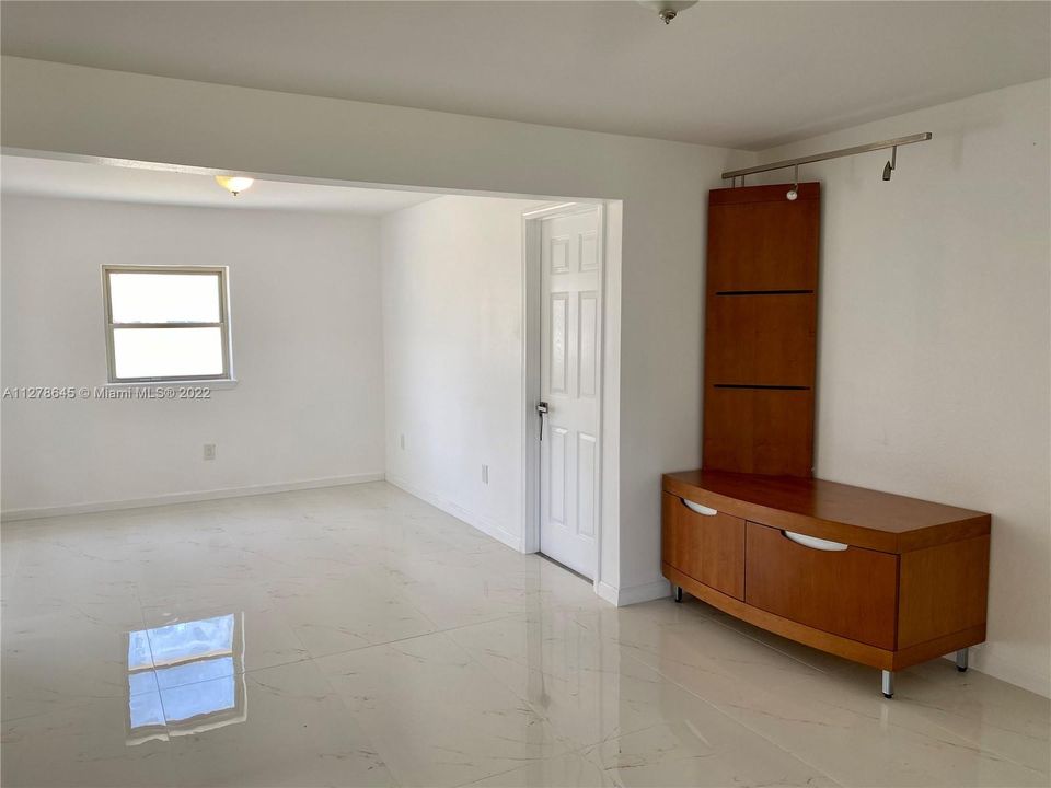 Vendido Recientemente: $269,000 (4 camas, 2 baños, 0 Pies cuadrados)