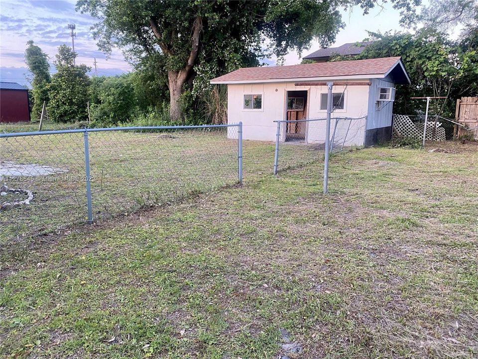 Vendido Recientemente: $269,000 (4 camas, 2 baños, 0 Pies cuadrados)