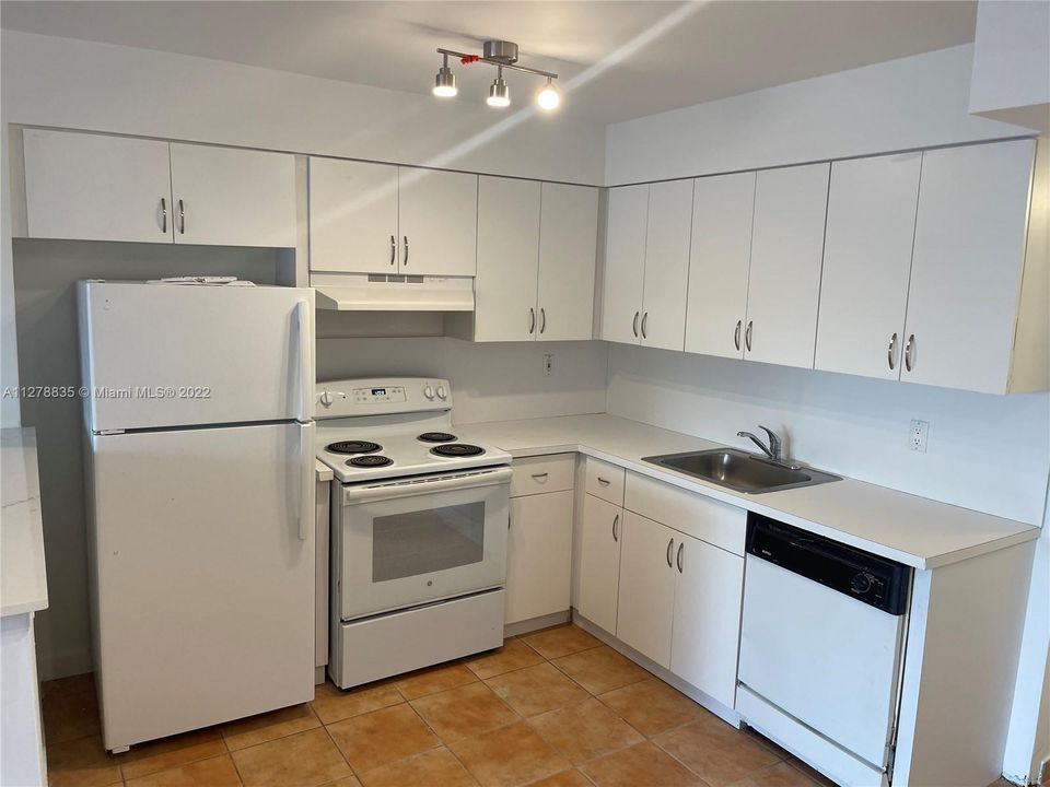 Recently Rented: $2,000 (1 beds, 1 baths, 680 Square Feet)