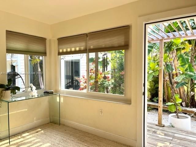 Recently Sold: $589,900 (2 beds, 1 baths, 1221 Square Feet)
