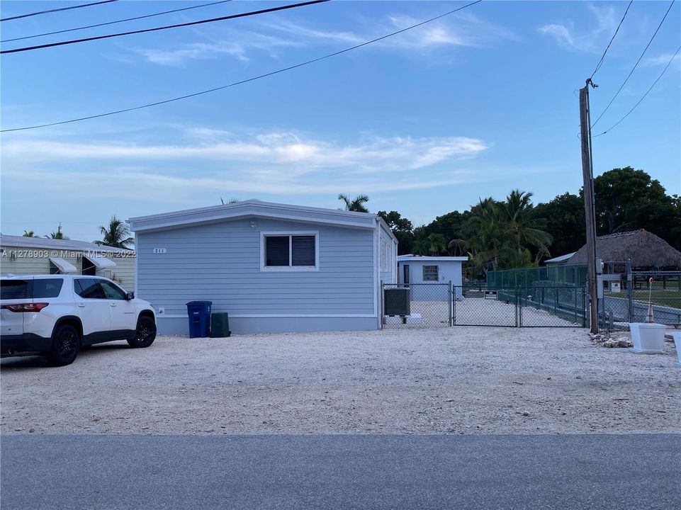 Recently Sold: $780,000 (3 beds, 2 baths, 1152 Square Feet)