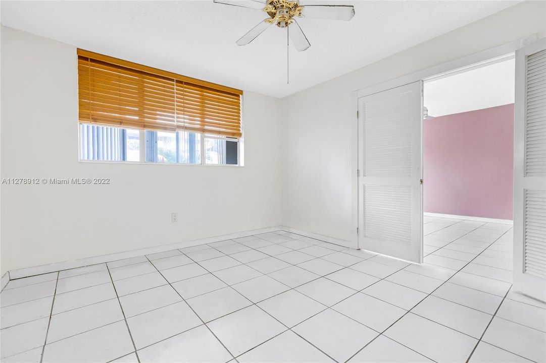 Recently Sold: $180,000 (1 beds, 1 baths, 641 Square Feet)