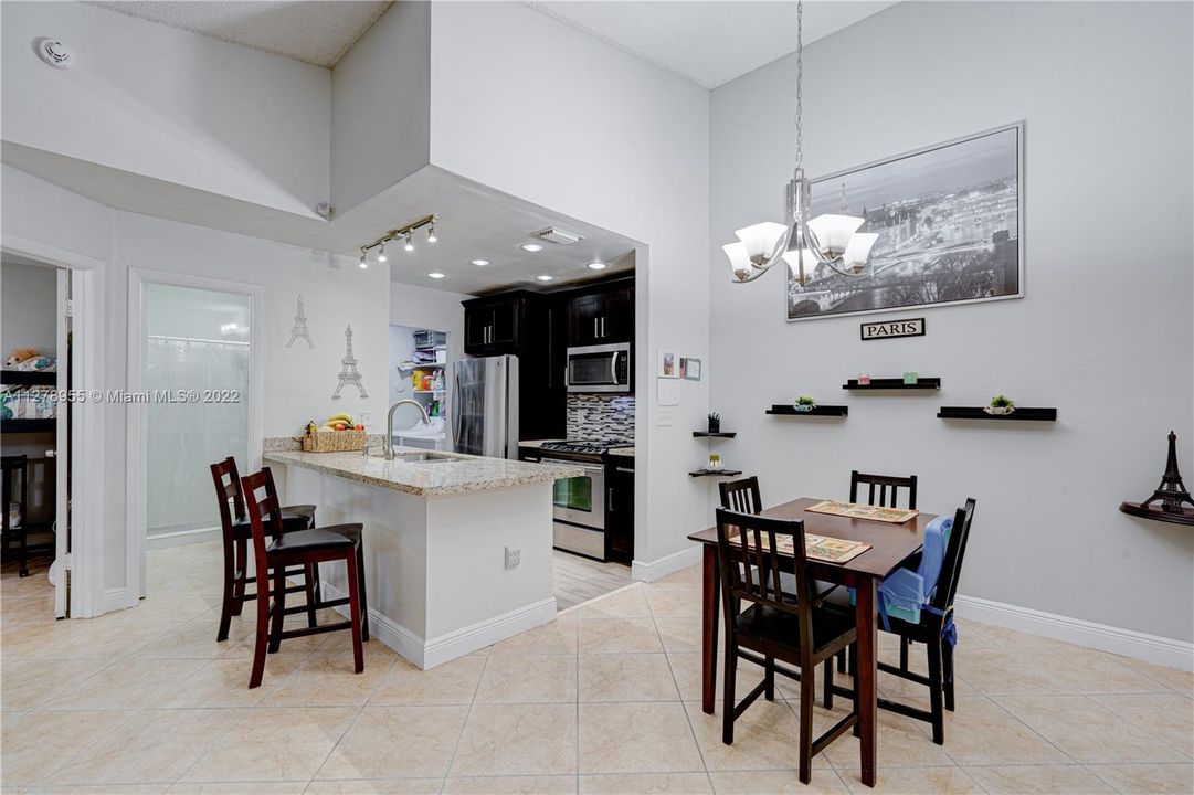 Recently Sold: $300,000 (2 beds, 2 baths, 954 Square Feet)