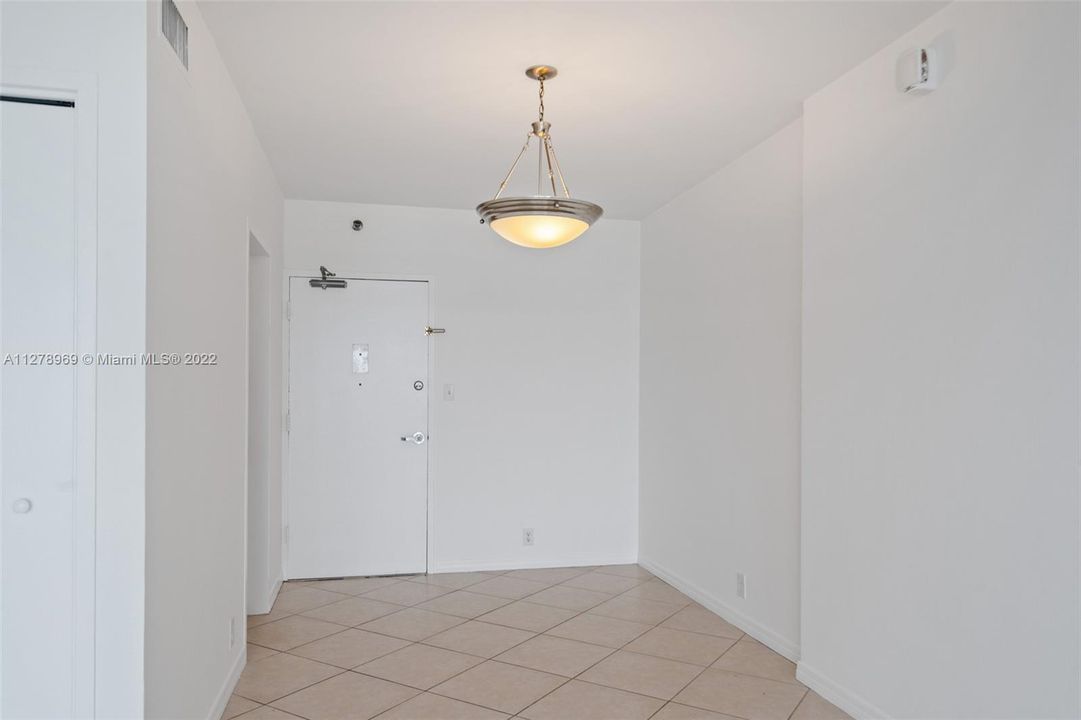 Recently Rented: $2,650 (1 beds, 1 baths, 852 Square Feet)