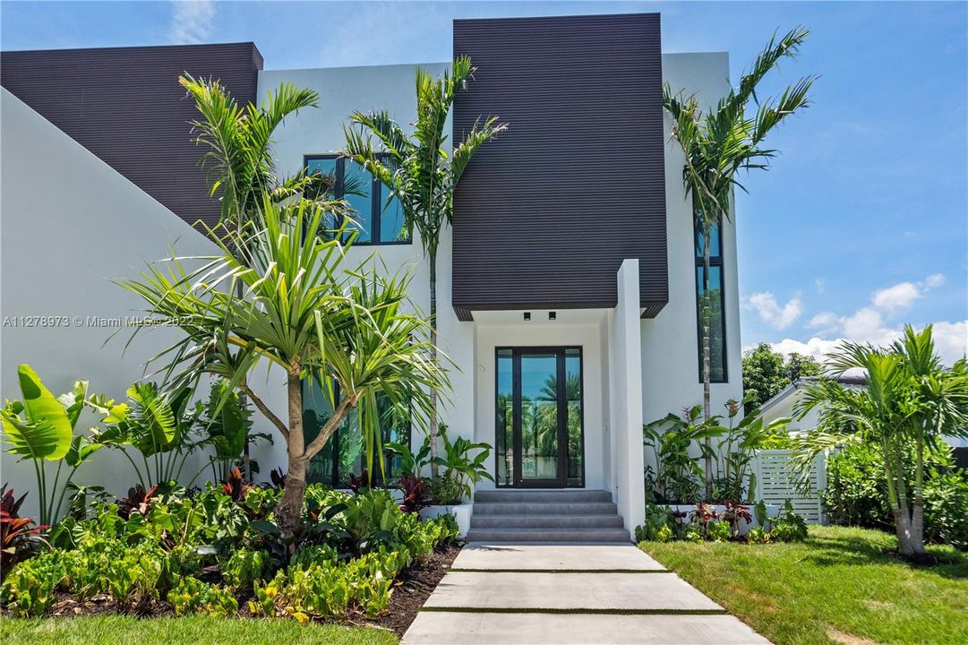 Recently Sold: $4,999,000 (5 beds, 5 baths, 0 Square Feet)