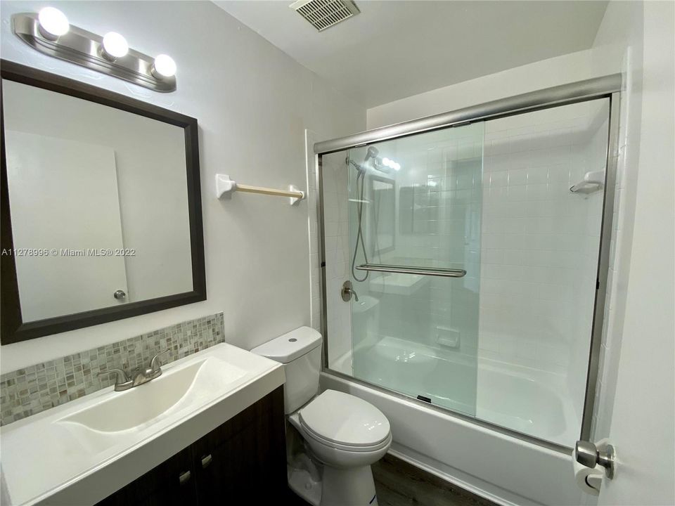最近租的: $2,300 (2 贝兹, 2 浴室, 1020 平方英尺)