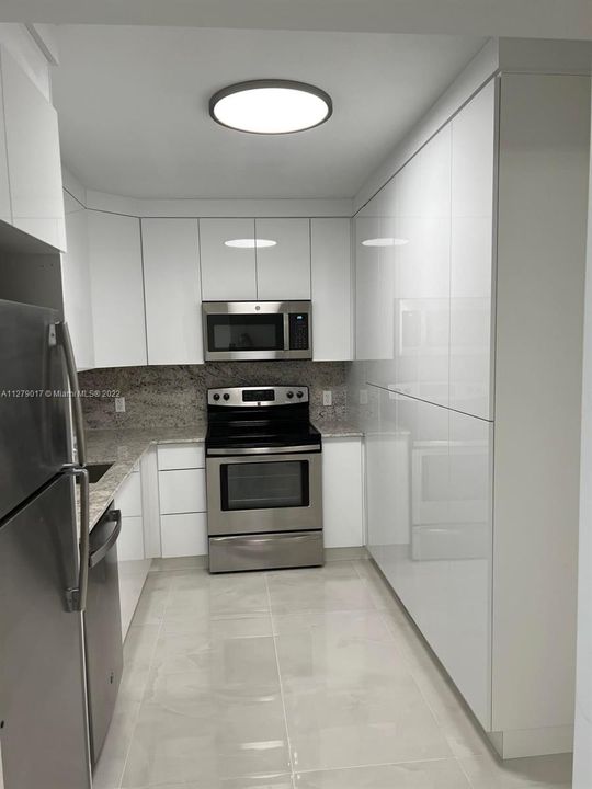Recently Rented: $2,850 (1 beds, 1 baths, 798 Square Feet)