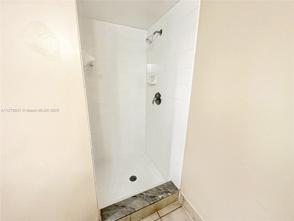 最近售出: $265,000 (3 贝兹, 2 浴室, 1176 平方英尺)