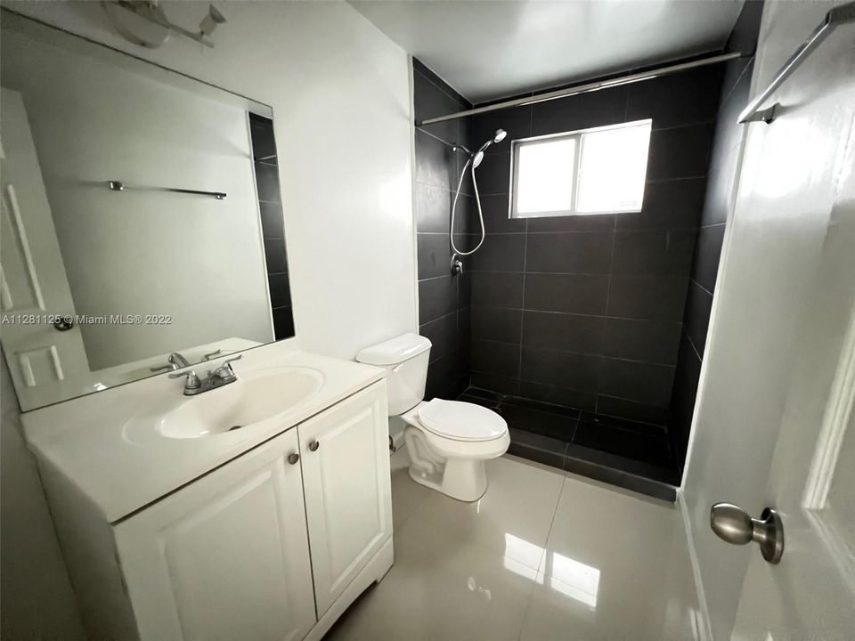 Недавно арендовано: $3,000 (2 спален, 2 ванн, 1200 Квадратных фут)